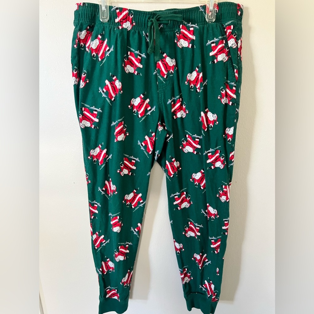 Old Navy Santas on Skateboards Pajama Pants. Size L. Great condition, worn once.